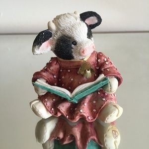 MARY'S MOO MOOS A Christmas Cowal